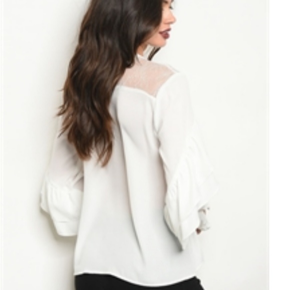 ***LAST ONE!!!*** White ruffles and lace blouse - Picture 3 of 5